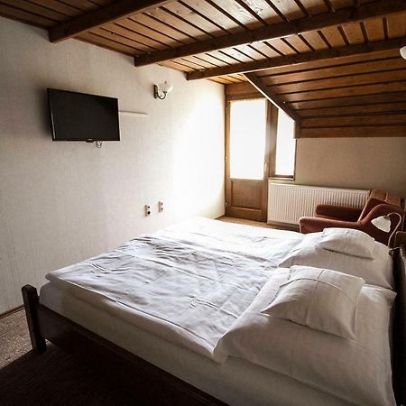 Aranygombos Fogado Hotel Telkibánya Exterior foto